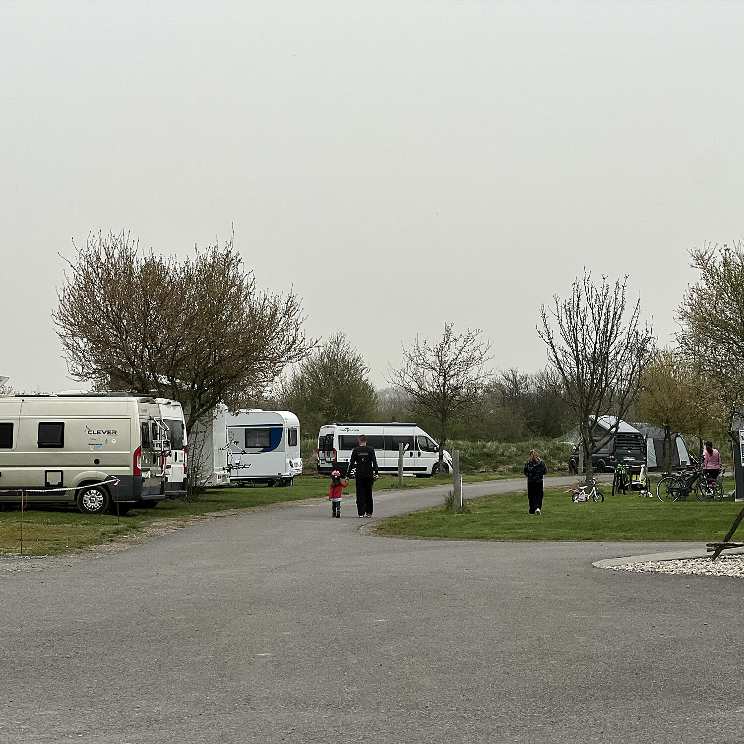 Mittelding zwischen Camping und Stellplatz